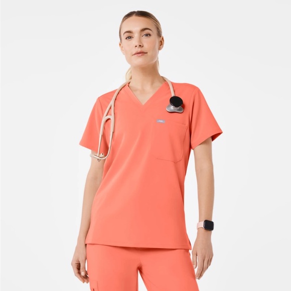 Figs Women's 
Sunset Drift Catarina 
One-Pocket Scrub Top - Picture 2 of 2